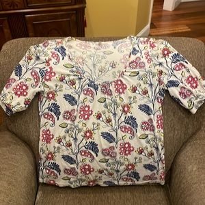 Rarely worn Fossil brand short sleeve shirt. Size large